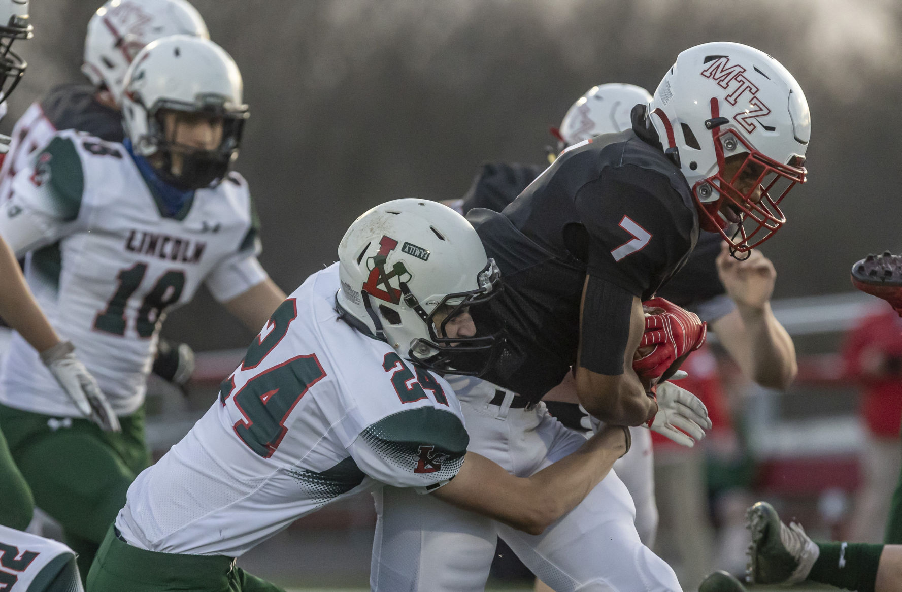 MTZ Lincoln football gallery 5 040921.JPG